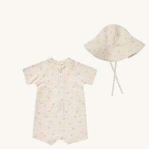 NWT - Quincy Mae sun rashguard and matching sun hat set